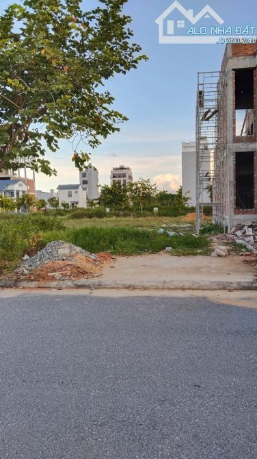 Bán lô đất Khu đô thị FPT City, Ngũ Hành Sơn, 108 m2, ngang 6m, giá thương lượng - 1
