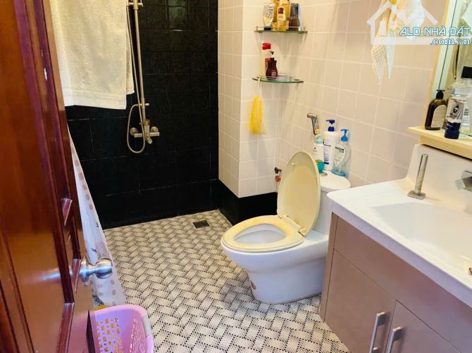 200m2 - ngang 6.7 - hẻm 6m - shr - ngay vincom lê văn việt - chỉ 16 tỷ - 1