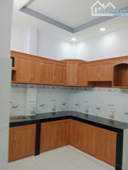 NHÀ ĐẸP KẾ TÊN LỬA 40M2 HẺM XE HƠI GIÁ TỐT - 1