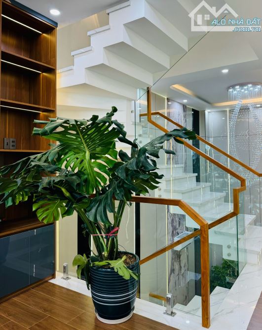 🏡 Cần bán Nhà 1T3L (gara 3 xe, 4PN, full nội thất) – Mặt tiền P.4 - 68m² – Giá 12.5 tỷ - 12