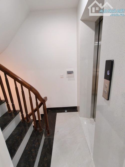 7 tầng xây mới thang máy, oto vào nhà qua thông, Nguyễn Ngọc Nại, mtiền 5.9m. Giá 17.2 tỷ