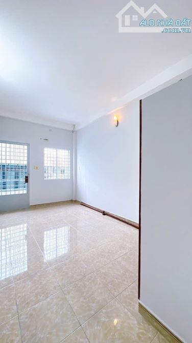 BÁN NHÀ KHU NGUYỄN HỮU HÀO QUẬN 4 DT 3,5*13,5 GIÁ 4TỈ 350 GIÁP Q1 - 12