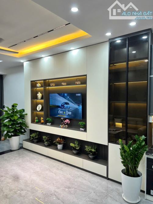 Xuất hiện căn Nhà 3 tầng xây độc lập, mặt tiền tân cổ điển, oto đỗ cửa ngày đêm - 13
