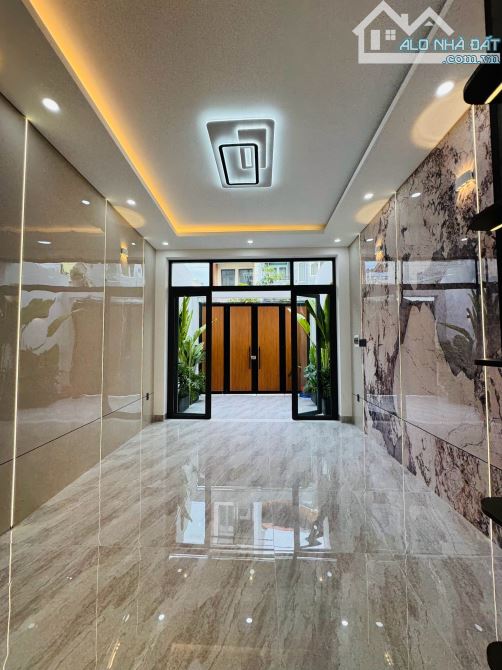 🏡 Cần bán Nhà 1T3L (gara 3 xe, 4PN, full nội thất) – Mặt tiền P.4 - 68m² – Giá 12.5 tỷ - 13