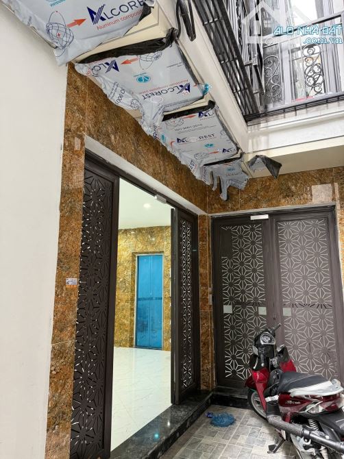 CẦN BÁN CCMN NGÕ 178 CHỢ KHÂM THIÊN - DT 42M2 - 6 TẦNG - MT 4M - GIÁ 10.98 TỶ - 13