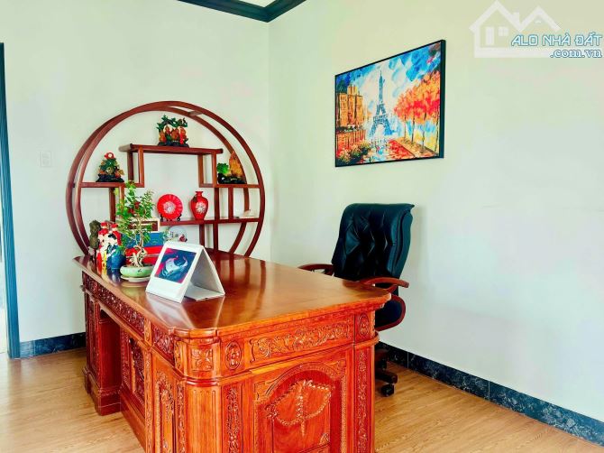 Cho thuê Lâu Đài 3 MT đường Thân Văn Nhiếp, 10PN, full nội thất, giá 9.000$ - 14