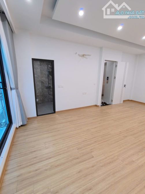 7 tầng xây mới thang máy, oto vào nhà qua thông, Nguyễn Ngọc Nại, mtiền 5.9m. Giá 17.2 tỷ