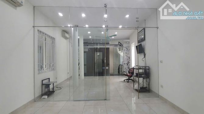 Căn góc 7 tầng thang máy 45m2, nhà dân xây, 20m ra Nguyễn Khang, oto vào nhà. Giá 18.2 tỷ - 17