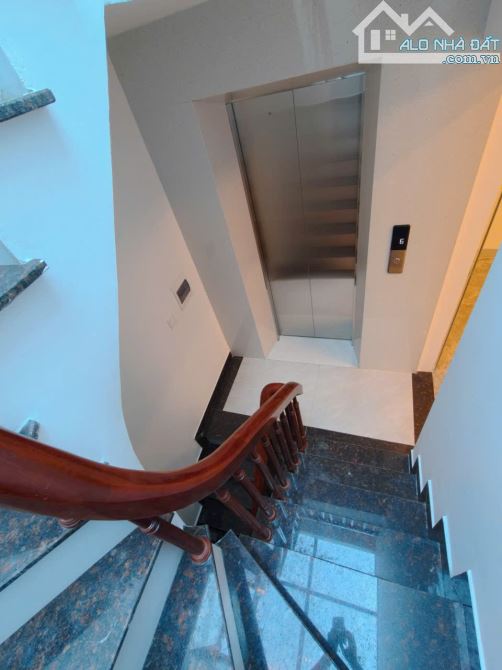 7 tầng xây mới thang máy, oto vào nhà qua thông, Nguyễn Ngọc Nại, mtiền 5.9m. Giá 17.2 tỷ