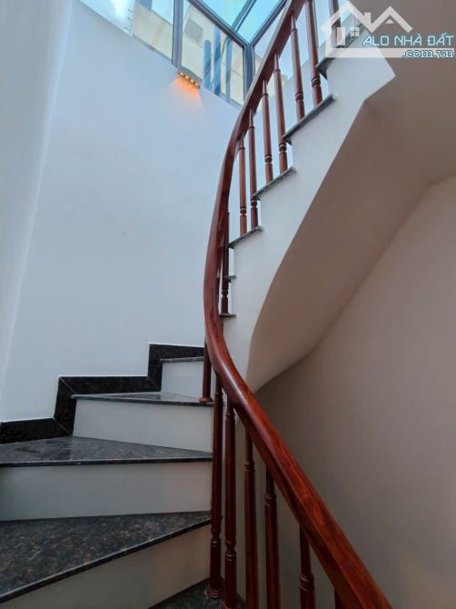 7 tầng xây mới thang máy, oto vào nhà qua thông, Nguyễn Ngọc Nại, mtiền 5.9m. Giá 17.2 tỷ