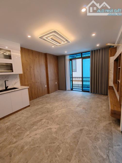 7 tầng xây mới thang máy, oto vào nhà qua thông, Nguyễn Ngọc Nại, mtiền 5.9m. Giá 17.2 tỷ