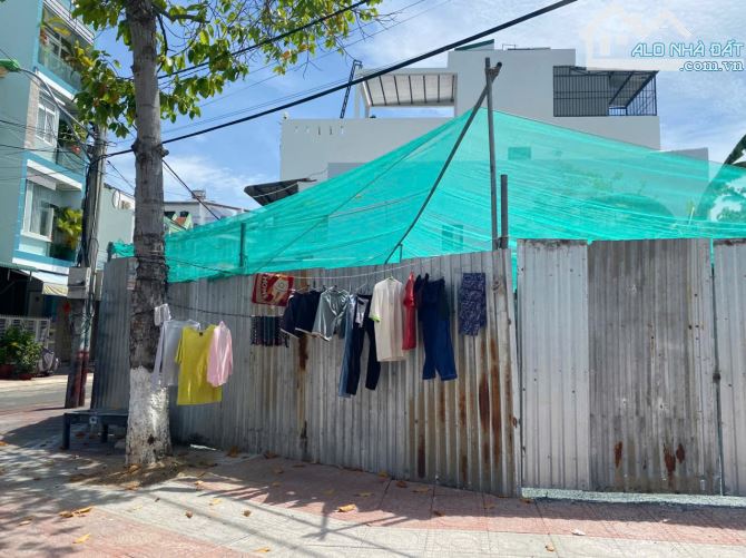 Lô góc 2 mặt tiền TĐC Vĩnh Trường dt 127,4m2 ôm vỉa hè rộng 28m gần chợ - 2