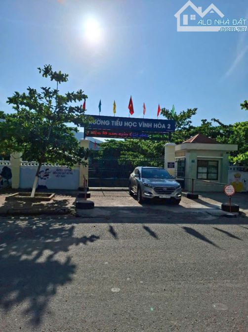 Đất mặt tiền Ngô Văn Sở Vĩnh Hòa dt 80m2 đường 16m đối diện trường tiểu học - 2