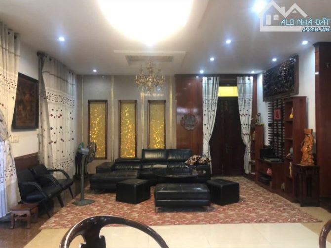 Bán biệt thự 3 tầng ngay Trung tâm Quận Cẩm Lệ, Đà Nẵng - 20m đến đường Cách Mạng Tháng 8 - 2