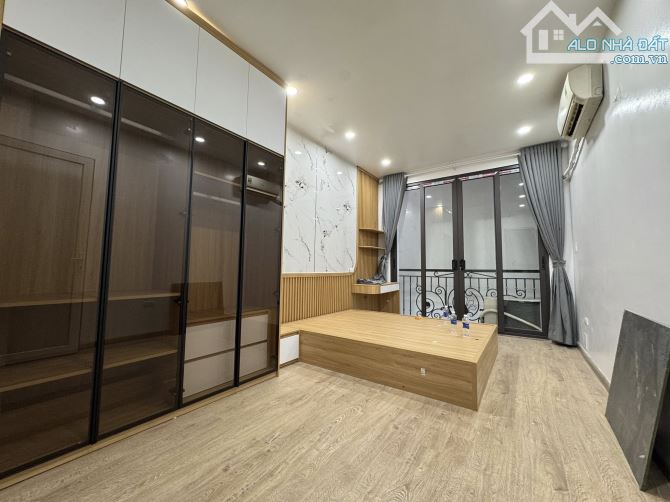 BÁN NHÀ CẦU GIẤY - CÁCH OTO 10M - KHU VỰC HIẾM - GẦN PHỐ - GIÁ TỐT - 2