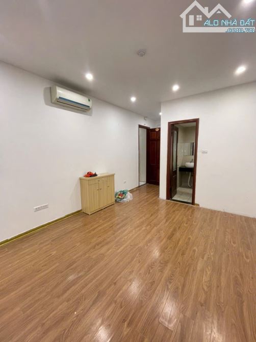 CHO THUÊ VĂN PHÒNG TẠI DỊCH VỌNG,CẦU GIẤY,HÀ NỘI GIÁ 7TR8-DT 43M2 - 2