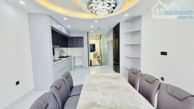 Cần bán nhà phố Bồ Đề, Long Biên 72m, 7 tầng, mặt tiền 4.5m, giá 20.8 tỷ. - 2