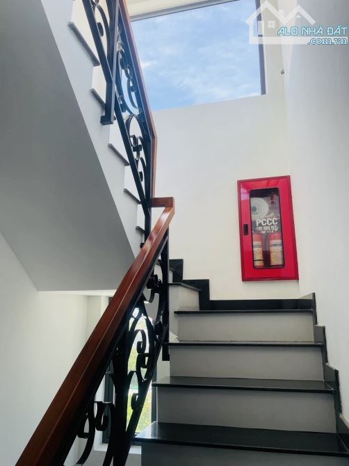Bán khách sạn 10 tầng 22 phòng full nội thất cao cấp, doanh thu 220tr/tháng, Đà Nẵng - 2