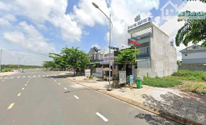 BÁN CỰC RẺ 240M2 - Đ. NGUYỄN HỮU CẢNH - NGAY TTHC NHƠN TRẠCH - CHỈ 2 TỶ 750 - SHR - 2