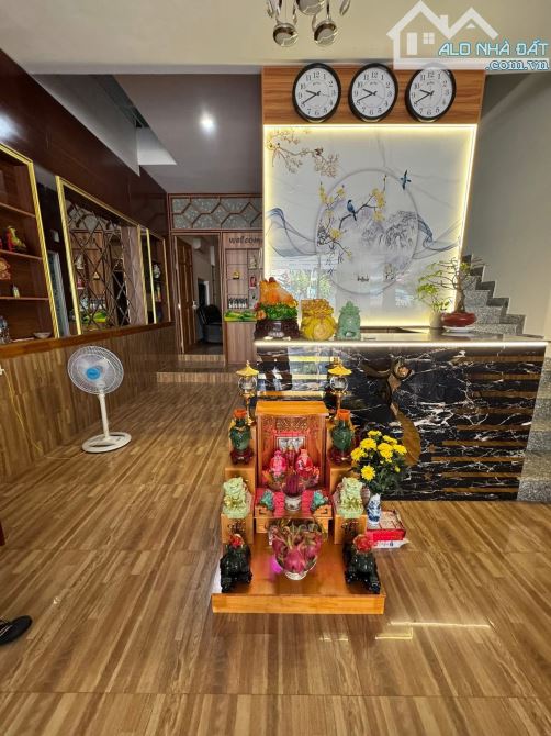 🌟 Cần bán Khách sạn 1 trệt 4 lầu – Mặt tiền Đinh Tiên Hoàng, P.1 – 105m² – Giá 24,9 tỷ - 2