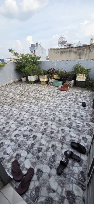 TÌM ĐÂU RA-DÃY NHÀ TRỌ THU NHẬP 30TR/THÁNG - HẺM OTO TỈNH LỘ 10 GẦN TÊN LỬA - 5X18M - 4 TẦ - 2