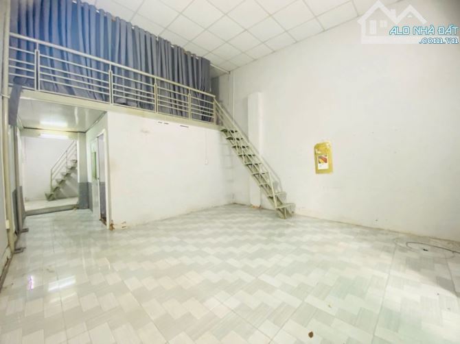 SÁT CHỢ BÀ CHIỂU LÊ QUANG ĐỊNH CÁCH MẶT TIỀN 30m  NGANG 4.8 NỞ HẬU HỂM 3 m - 2