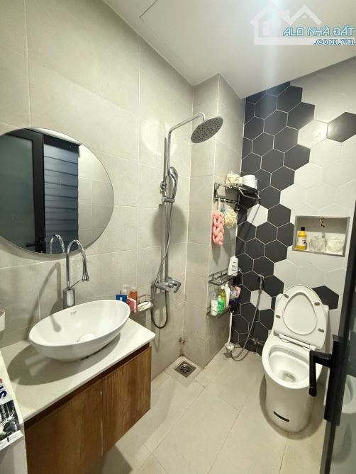 Cần bán gấp căn nhà 3 tầng mặt phổ Đường Tiểu la, Hải Châu, Tp Đà Nẵng - 2