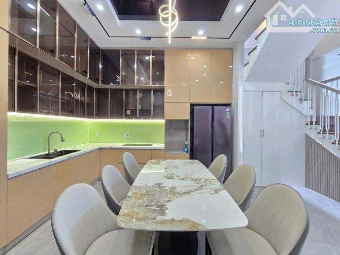 BÁN NHÀ MẶT PHỐ NGUYỄN THÚY_ FULL NỘI THẤT CAO CẤP_ ĐẬP HỘP_ GẦN BIỂN - 2