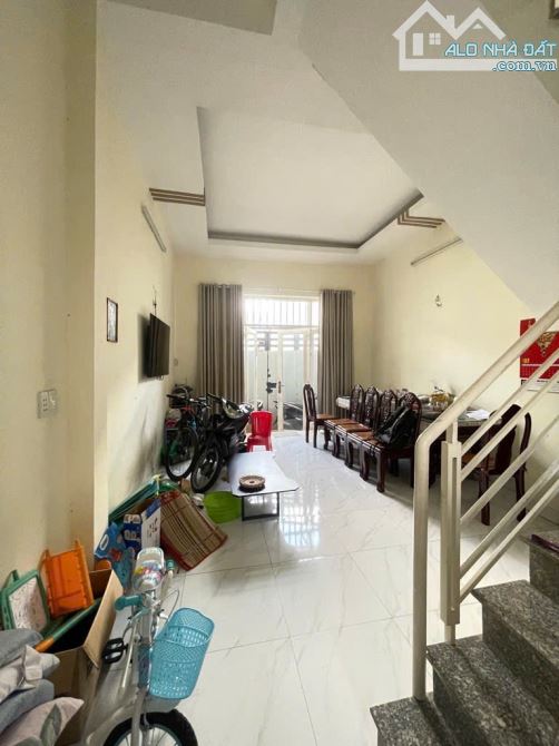 CHỦ GIẢM SẬP SÀN GẤP BÁN TRONG TUẦN,NHÀ 2TẦNG DT50M SÁT TRƯỜNG ĐH TÀI CHÍNH MARKETING - 2