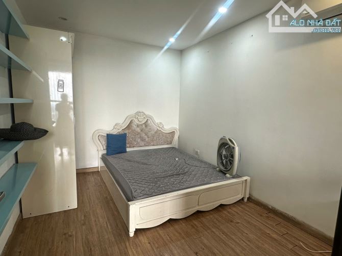Cho thuê căn 2 ngủ 70m2 CT15 Green Park KĐT Việt Hưng. Full nội thất. - 2