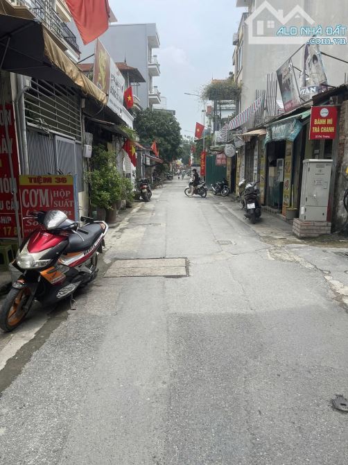 Bán đất tặng nhà Phú Thượng, ngõ thông, ô tô đỗ cửa, mặt tiền rộng, dân trí cao, sổ sẵn - 2