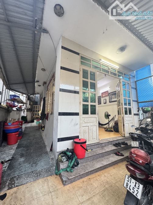 NHÀ HỒ VĂN TƯ - TRƯỜNG THỌ- THỦ ĐỨC. 3 LẦU- 4PN - 110M2- $ 5.4TỶ TL.   + VỊ TRÍ nhà có 2 l - 2