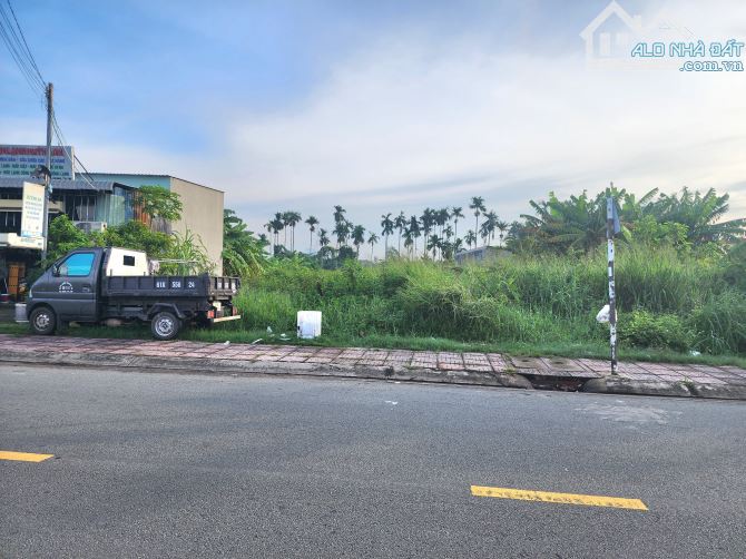 Bán đất MTKD, 1026m2 SHR Ngang 19m, Ngay trường học, UBND Phường 32tr/m - 2