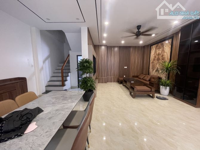 BÁN NHÀ PHỐ NGÔ GIA TỰ MỚI KONG 5 tầng CHỉ hơn 6 tỷ - 2