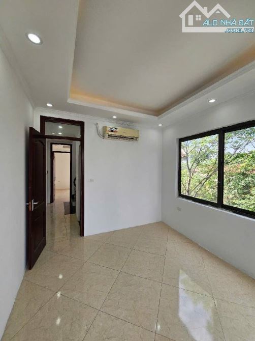Việt Hưng, nhà gần 40m 5Tầng, 2 thoáng, Ô TÔ, sát PHỐ chỉ hơn 5 tỷ - 2