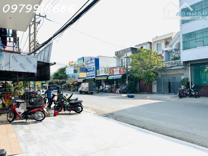 Cần bán nhà mặt tiền Khu Phố Nhị Đồng 1, Tp. Dĩ An, DT 240m2, giá 22 tỷ - 2