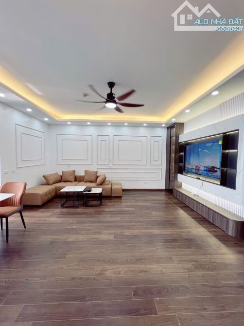 hiếm. cho thuê căn hộ Diamond Flower 48 Lê Văn Lương. 126m2. 3 phòng ngủ full đồ 20tr/th - 2