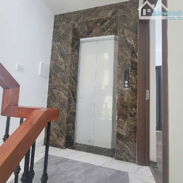 Siêu phẩm phố Nguyễn Văn Linh - 6 tầng thang máy, 2 mặt tiền thoáng -  7.9 tỷ- 35m2 - 2
