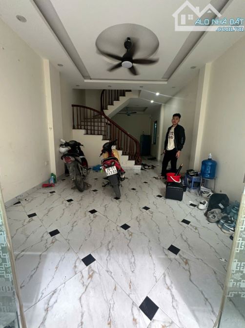 Cho thuê nhà ở Vân Canh, 40m2, 4 tầng, 4 ngủ, full dh,nl, giường, tủ, giá 10tr/th - 2