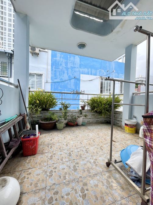 NHẬT TẢO QUẬN 10 - NHÀ MỚI 4 TẦNG BTCT - CÁCH MT NHẬT TẢO 1 CĂN - CHỈ 6.X TỶ  💠 Kết cấu: - 2