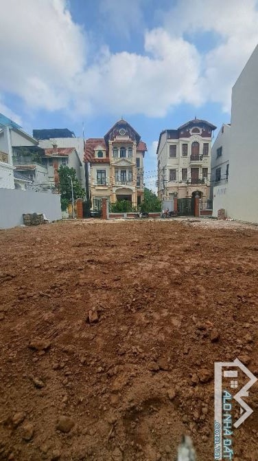 ĐẤT ĐẸP NGỌC THỤY - THÔNG SỐ VÀNG - Ô TÔ  VÀO RA VÀO THOẢI MÁI - - 2