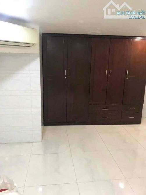 Cho Thuê Nguyên Căn Quận 10 - 3 Phòng Đầy Đủ Nội Thất - 13 Triệu - 2