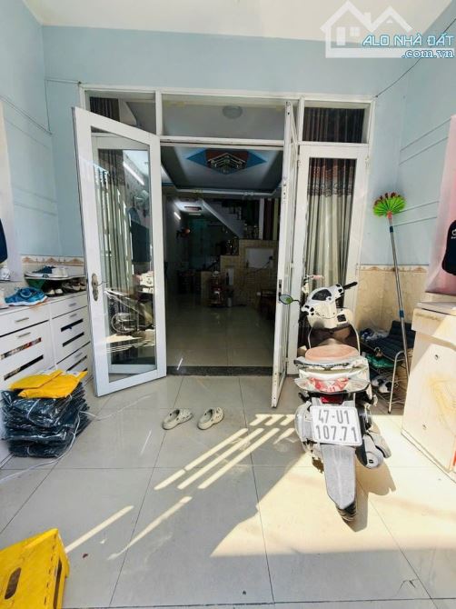 Nhà HÀNG XÓM EMART - Phan Huy Ích, Gò Vấp, 2 Tầng - 2PN,2WC - DT 50m2, Hơn 4 tỷ - 2