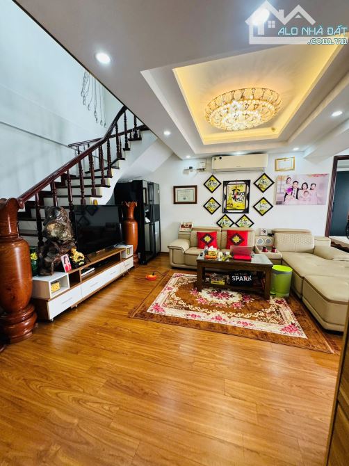 Bán gấp CH Duplex Vinaconex 7 136 Hồ Tùng Mậu DT 209m 4N3VS Full NT SĐCC giá 11,5 tỷ - 2