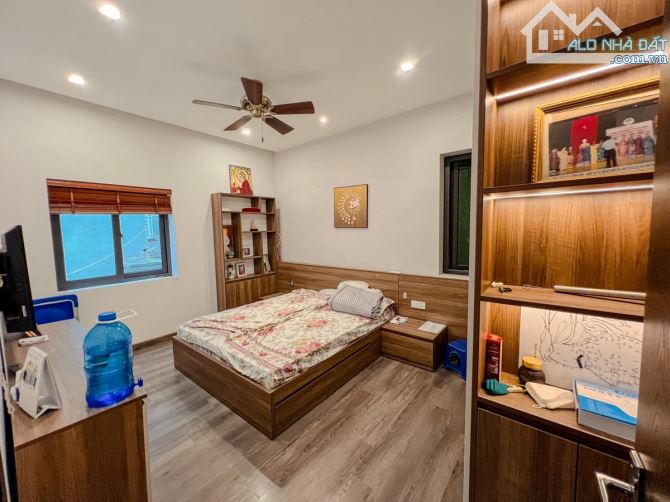 Mặt ngõ thông ô tô tránh Hoàng Cầu, kinh doanh, ô tô ngủ trong nhà, mặt tiền đẹp, 53m*5T - 2