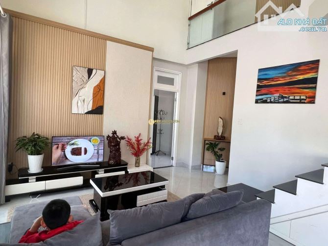 Villa trung tâm siêu đẹp, hẻm ô tô lớn   Villa 2 tầng – 4PN – hẻm ô tô – đường 3/4, P3 - 2