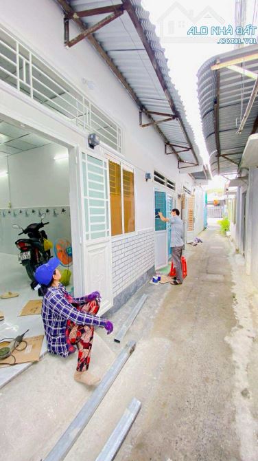 Cho thuê nhà 40 m2 hẻm 50 Trần Hoàng Na mới sửa 3,2 triệu - 2