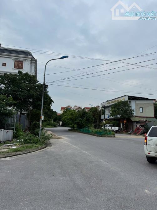 Bán đất bò sơn 3 nhìn sang khu phức hợp thể thao dt 72m2 + mt 4m + hướng đb giá 8.9 tỷ - 2