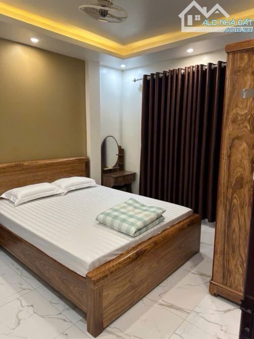 BÁN NHÀ ĐẸP -TẠ QUANG BỬU - NGÕ Ô TÔ TRÁNH - 2 MẶT TIỀN - GÓC 3 THOÁNG - 2