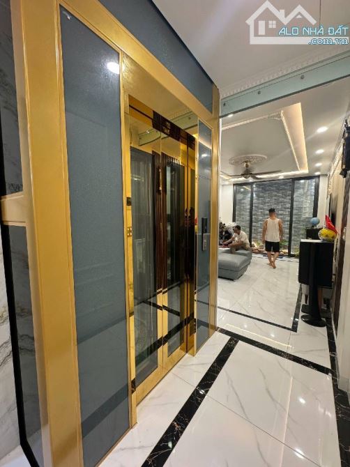 Văn Hội - Cổ Nhuế: 61m x 5Tầng -Thang Máy - Giá 11.2Tỷ - 2